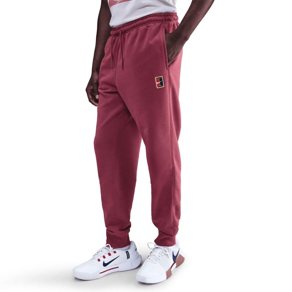 NikeCourt HM6766-661 Heritage Dri-FIT Fleece Erkek Tenis Jogger'ı - Bordo