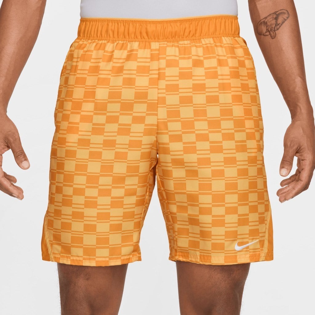NikeCourt Victory Dri-FIT 23 cm Erkek Turuncu Tenis Şortu FZ6917-795