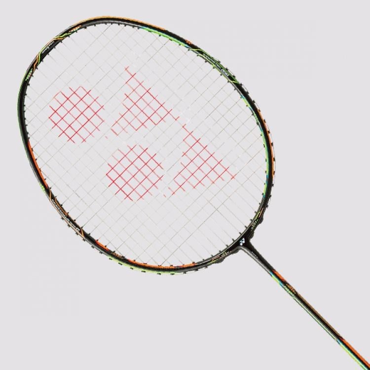 YONEX DUORA 10 BADMİNTON RAKETİ