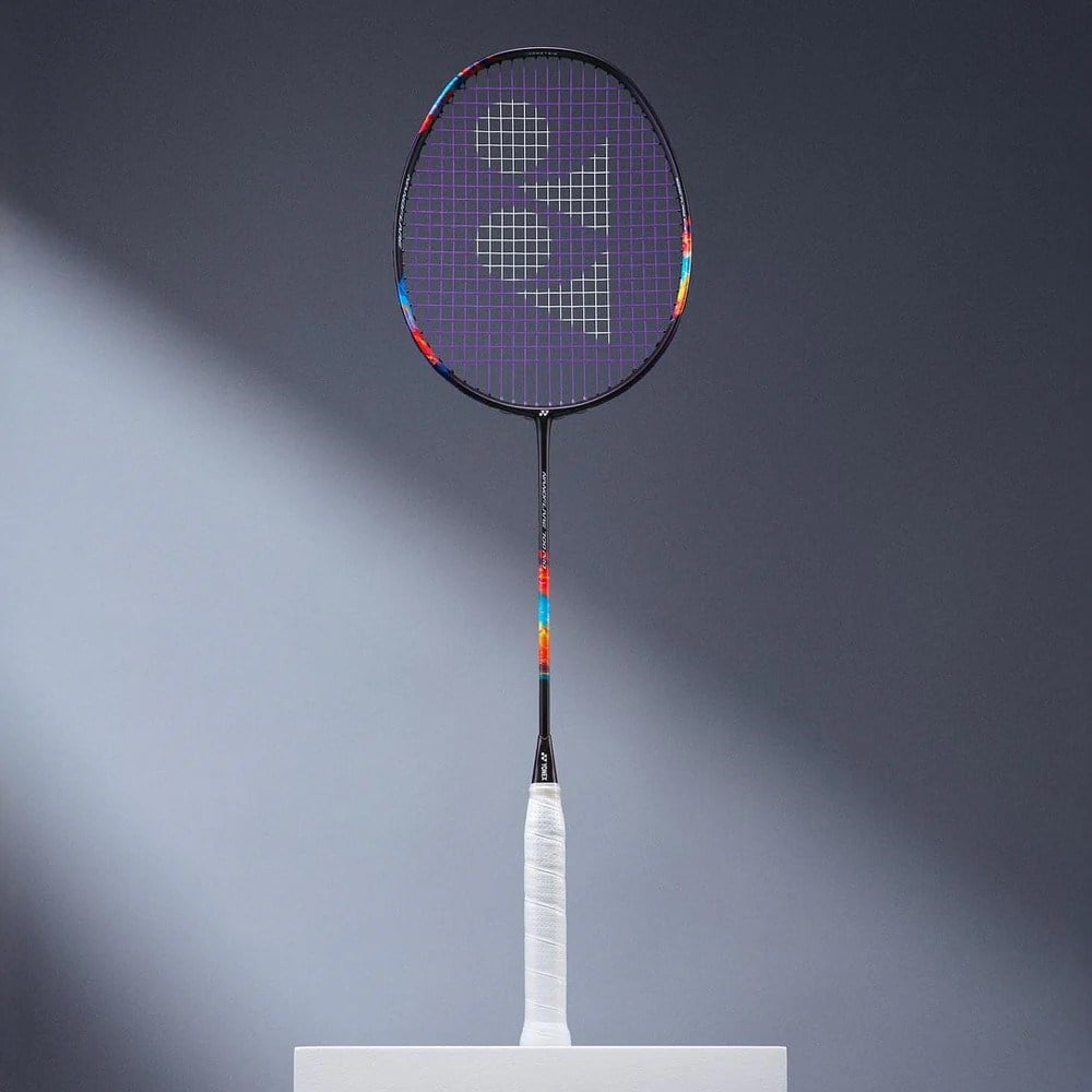 Yonex Nanoflare 700 Pro (Kordajsız) 4U (Ort. 83g) G5 Badminton Raketi - Gece Moru