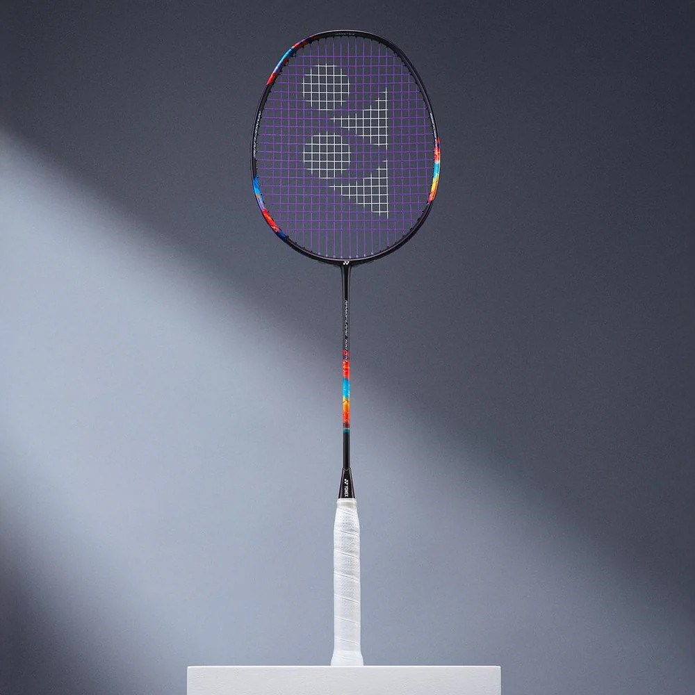 Yonex Nanoflare 700 Tour (Kordajsız) 4U (Ort. 83g) G5 Badminton Raketi