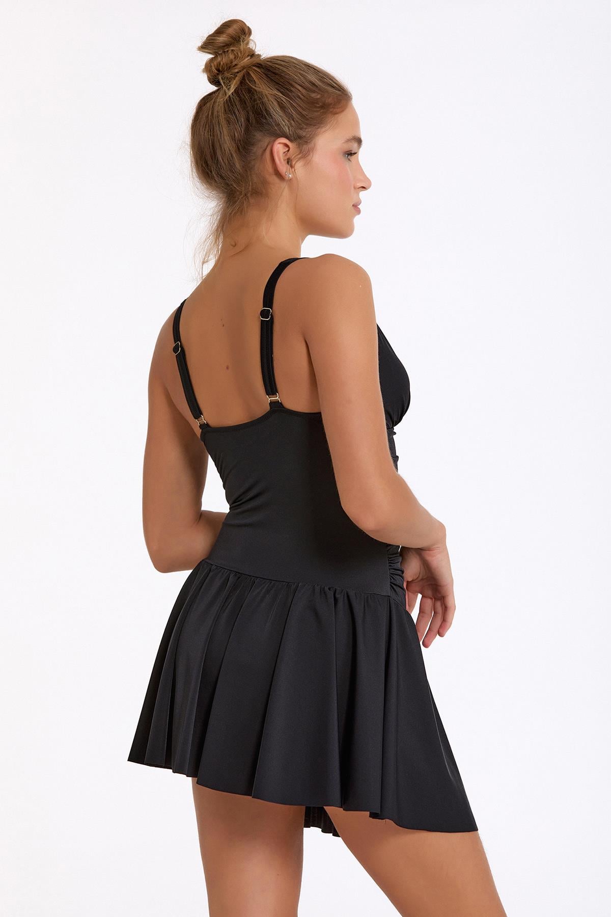 Nadide Elbiseli Mayo en iyi fiyatlarla Argento'da!