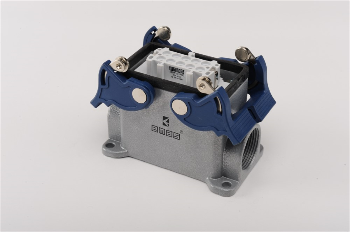 Emas EBM10PD14 Metal 10 Kontak Duvar Tipi Priz 16A Yandan Girişli 4 Mandallı