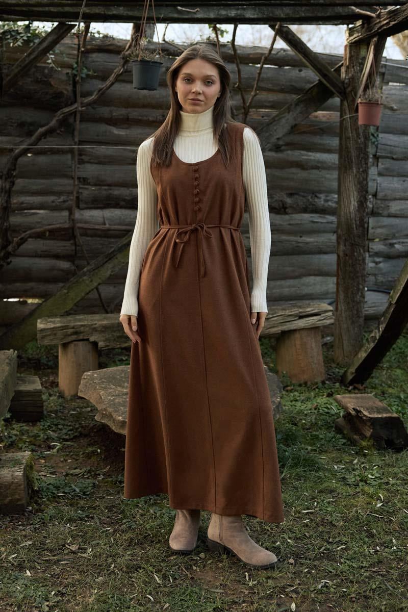 ​​​​​​​Yuvarlak Yaka Jile Kahverengi