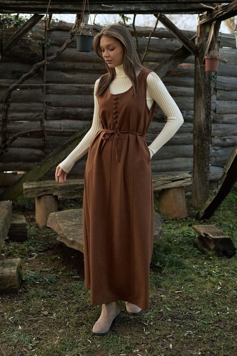 ​​​​​​​Yuvarlak Yaka Jile Kahverengi