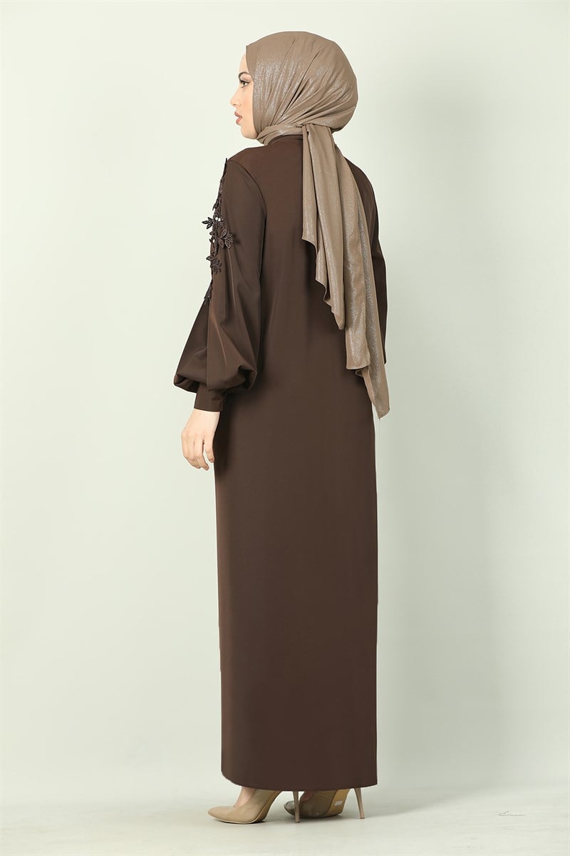 1803 Kolu Dantel Detaylı Önü Düğmeli Ferace Koyu Kahve
