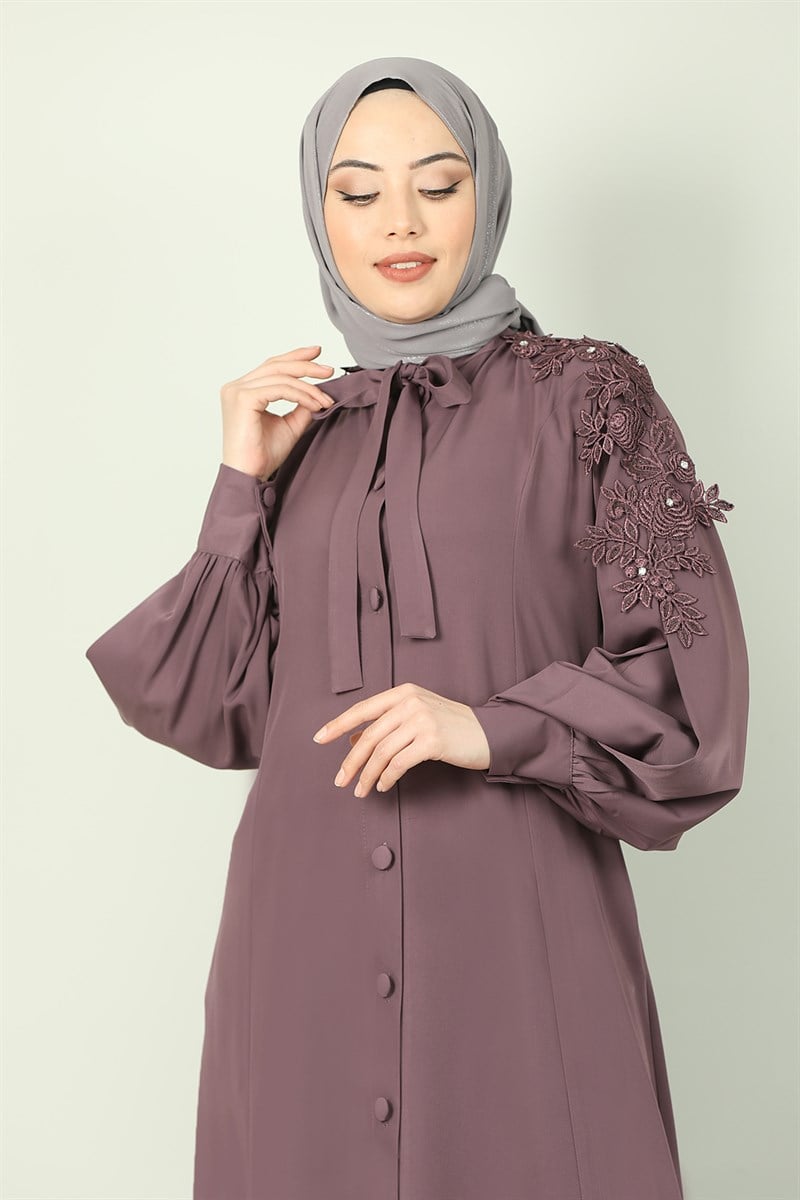 1803 Kolu Dantel Detaylı Önü Düğmeli Ferace Gül Kurusu