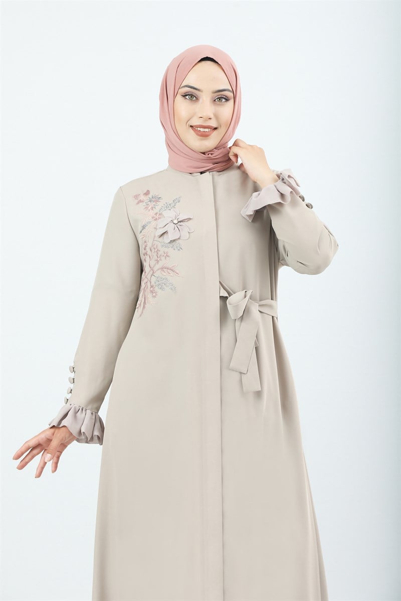 1875 Kolu Düğme Detaylı Büzgülü Ferace Bej