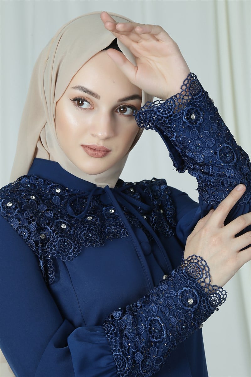 3230 Minel Laced Navy Blue Abaya 