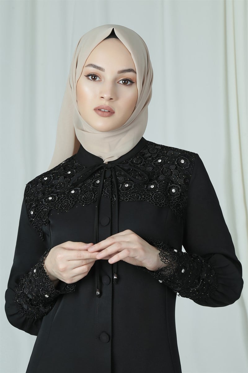 3230 Minel Laced Black Abaya 