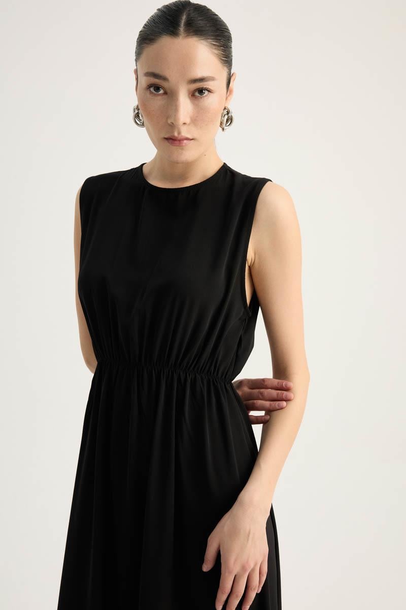 Arka Parçalı Abaya Takım Siyah