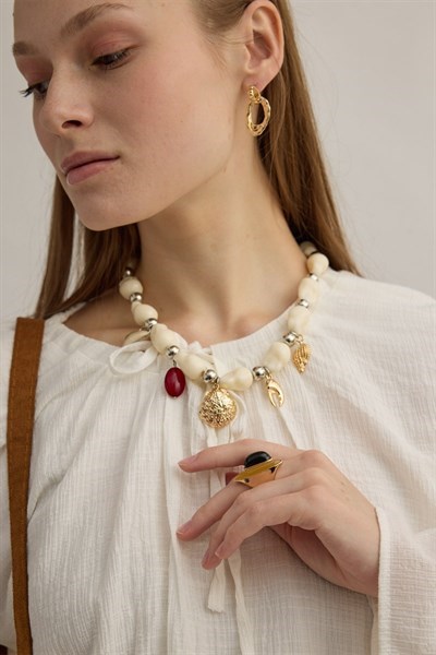 Beli Gipe Detaylı Bluz