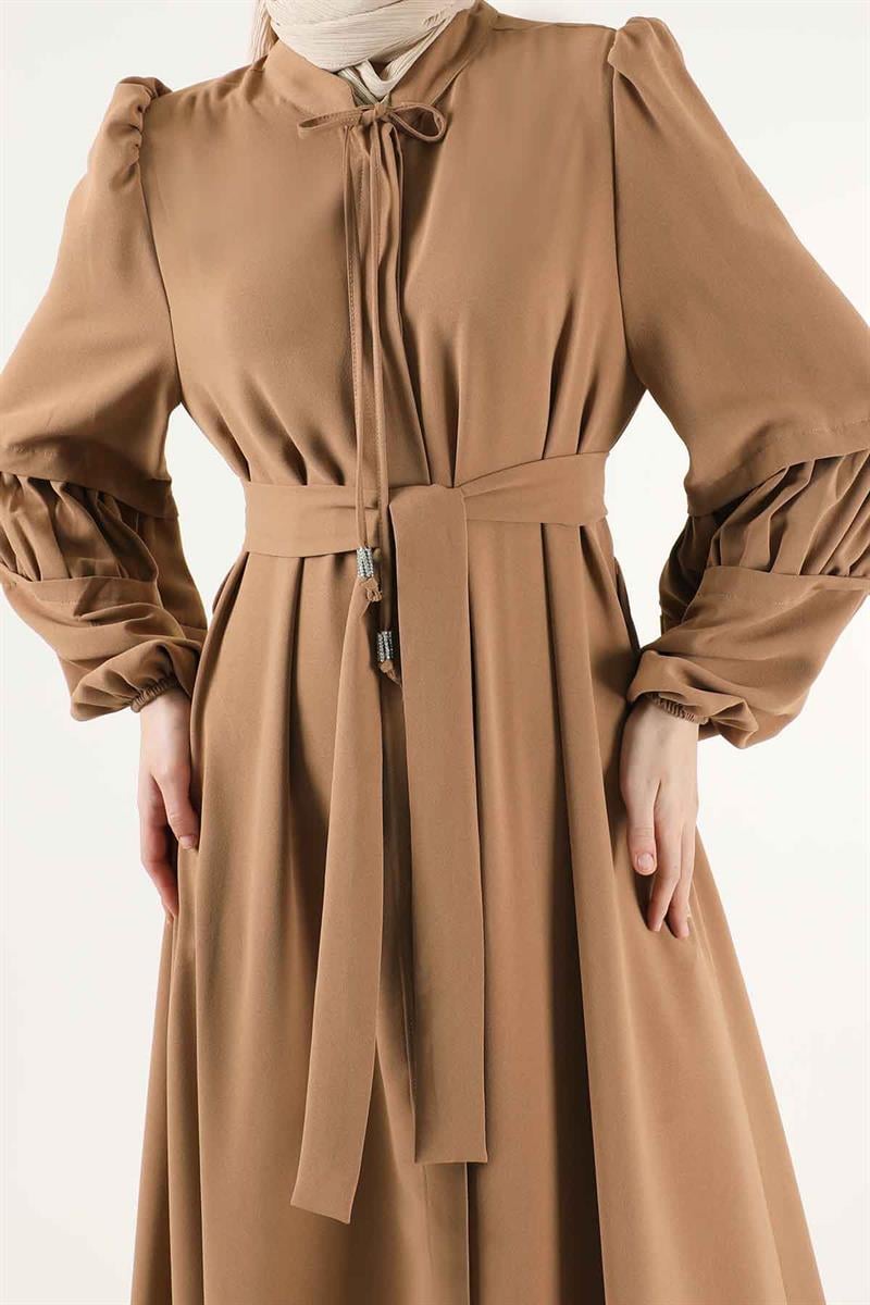 Büzgü Detay Kuşaklı Ferace Camel