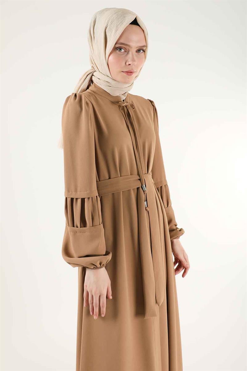 Büzgü Detay Kuşaklı Ferace Camel