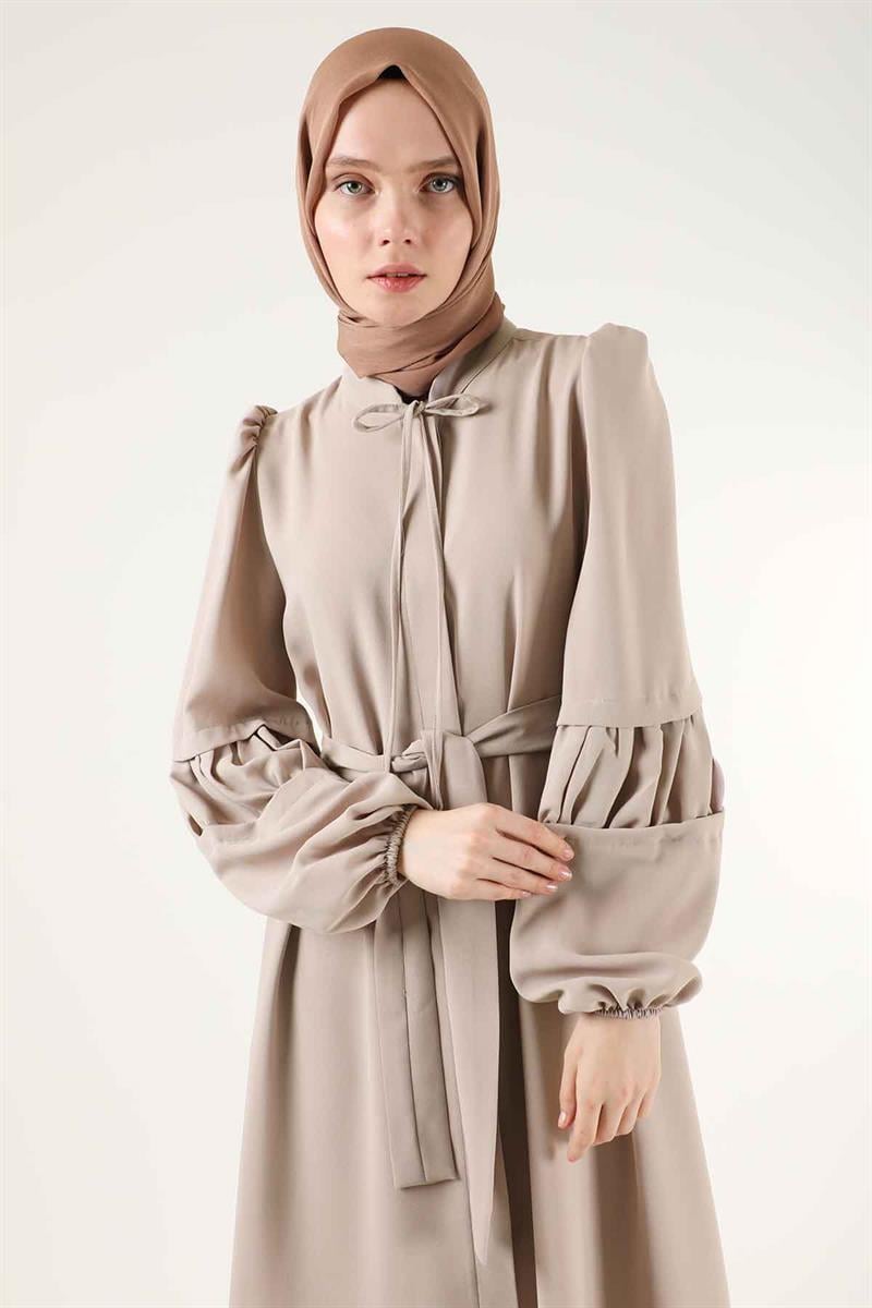 Büzgü Detay Kuşaklı Ferace Taş