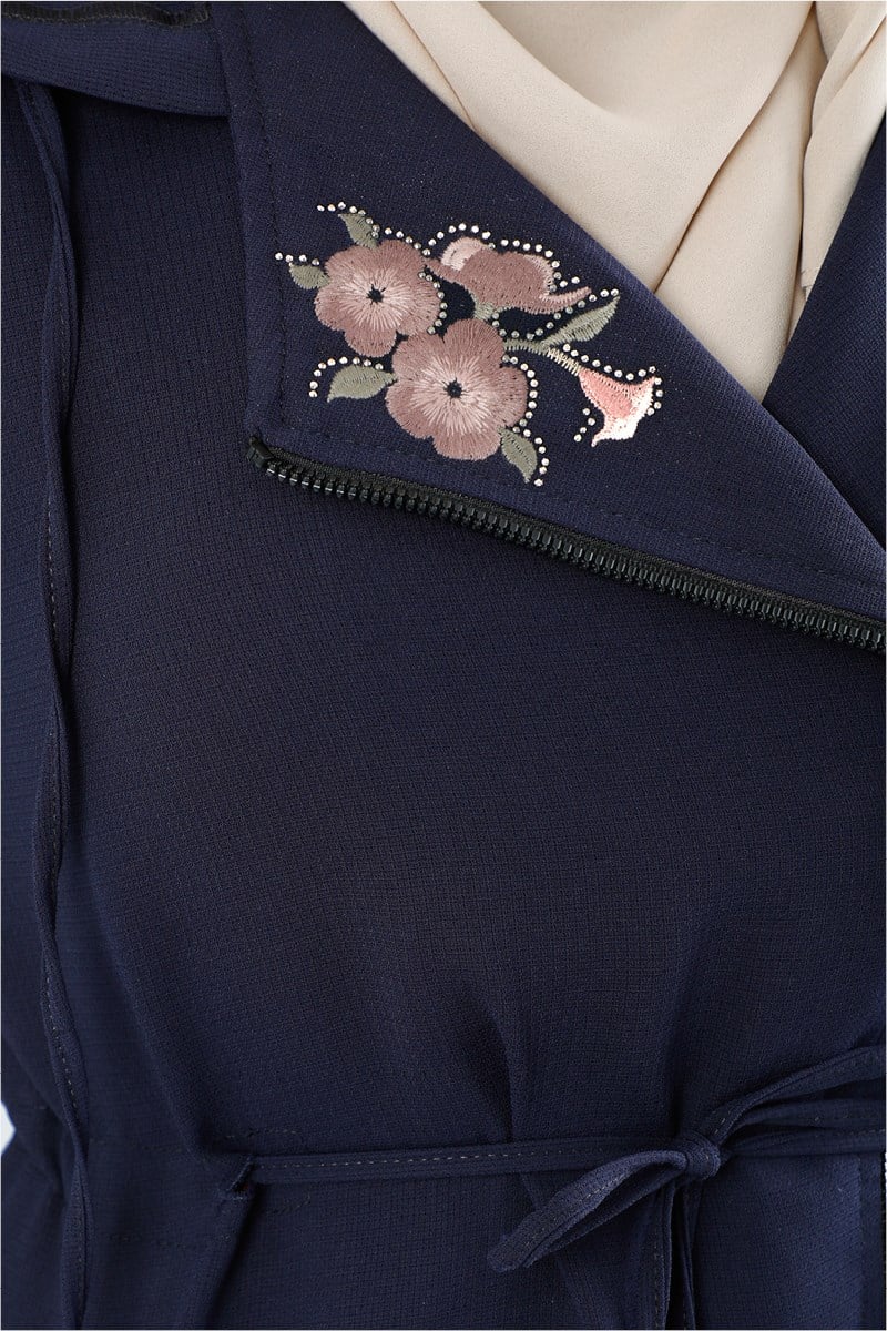 Çiçek Motifli Lacivert Ferace