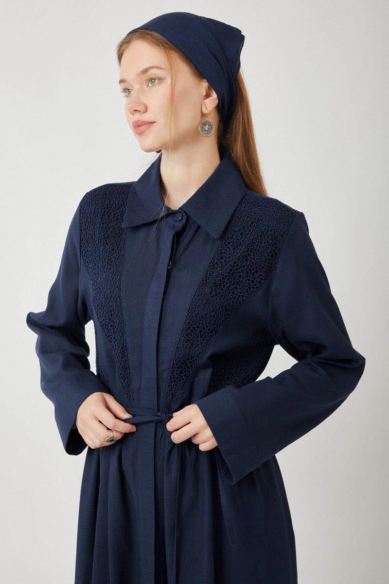 Gizli Düğmeli Dantelli Elbise Lacivert