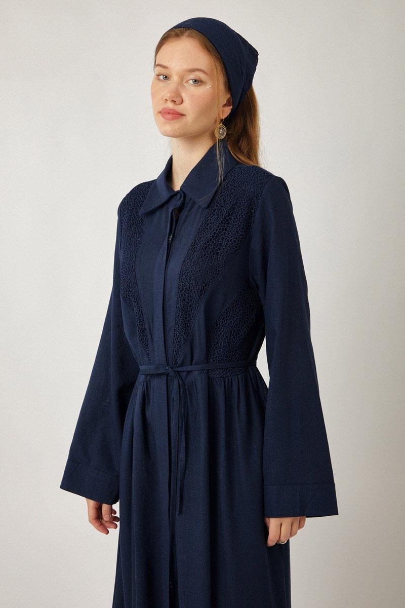 Gizli Düğmeli Dantelli Elbise Lacivert