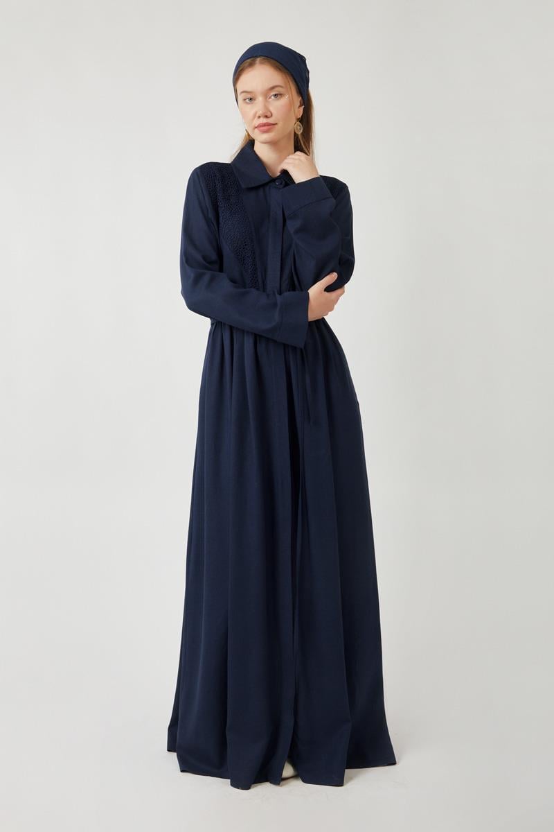 Gizli Düğmeli Dantelli Elbise Lacivert