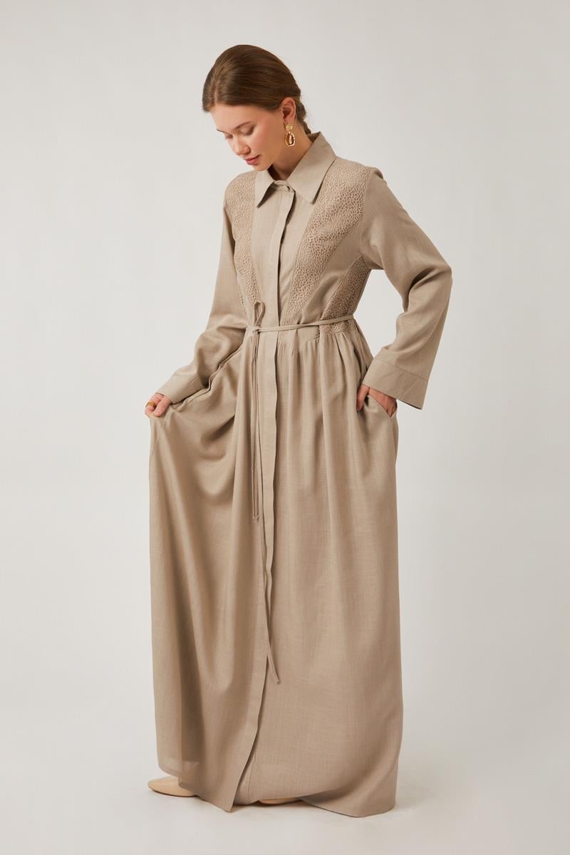 Gizli Düğmeli Dantelli Elbise Taş