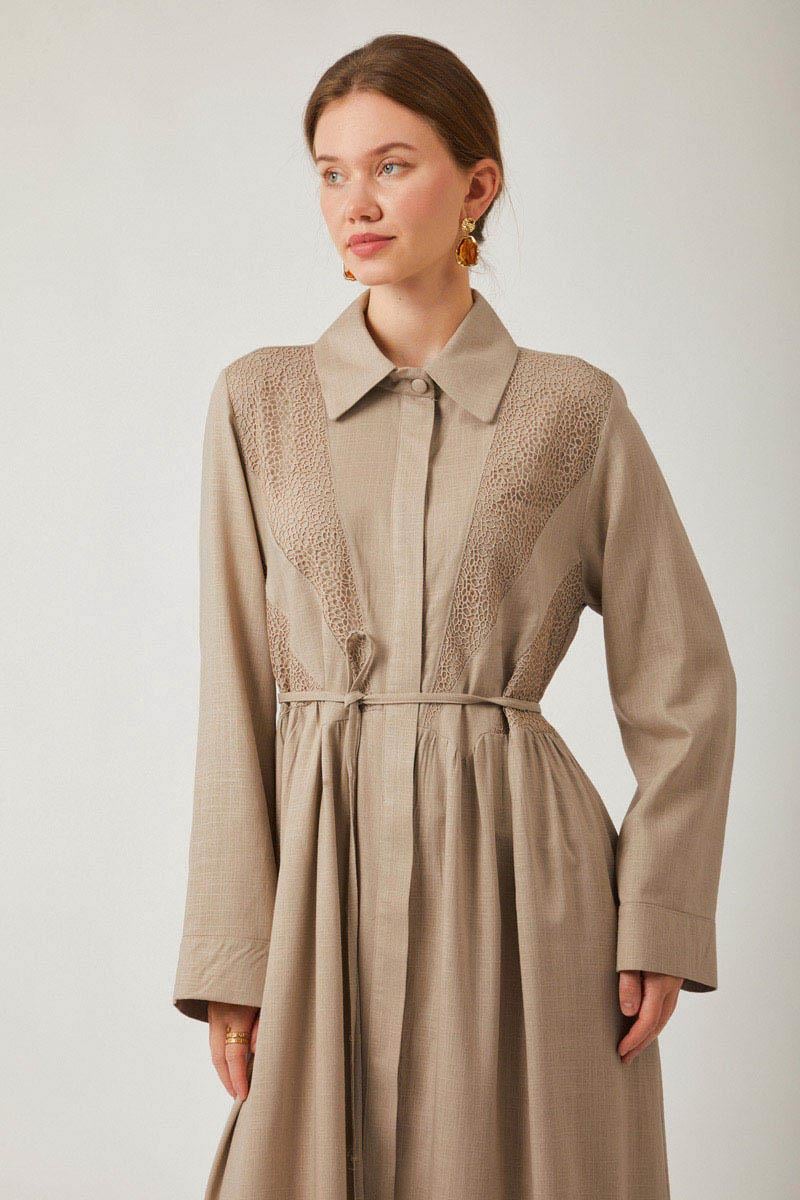 Gizli Düğmeli Dantelli Elbise Taş