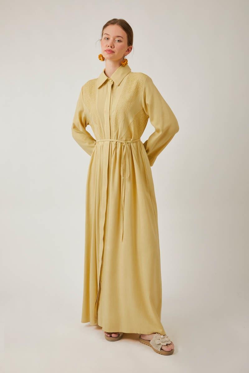 Gizli Düğmeli Dantelli Elbise Tereyağı Sarısı