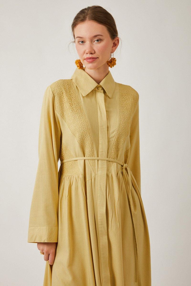 Gizli Düğmeli Dantelli Elbise Tereyağı Sarısı