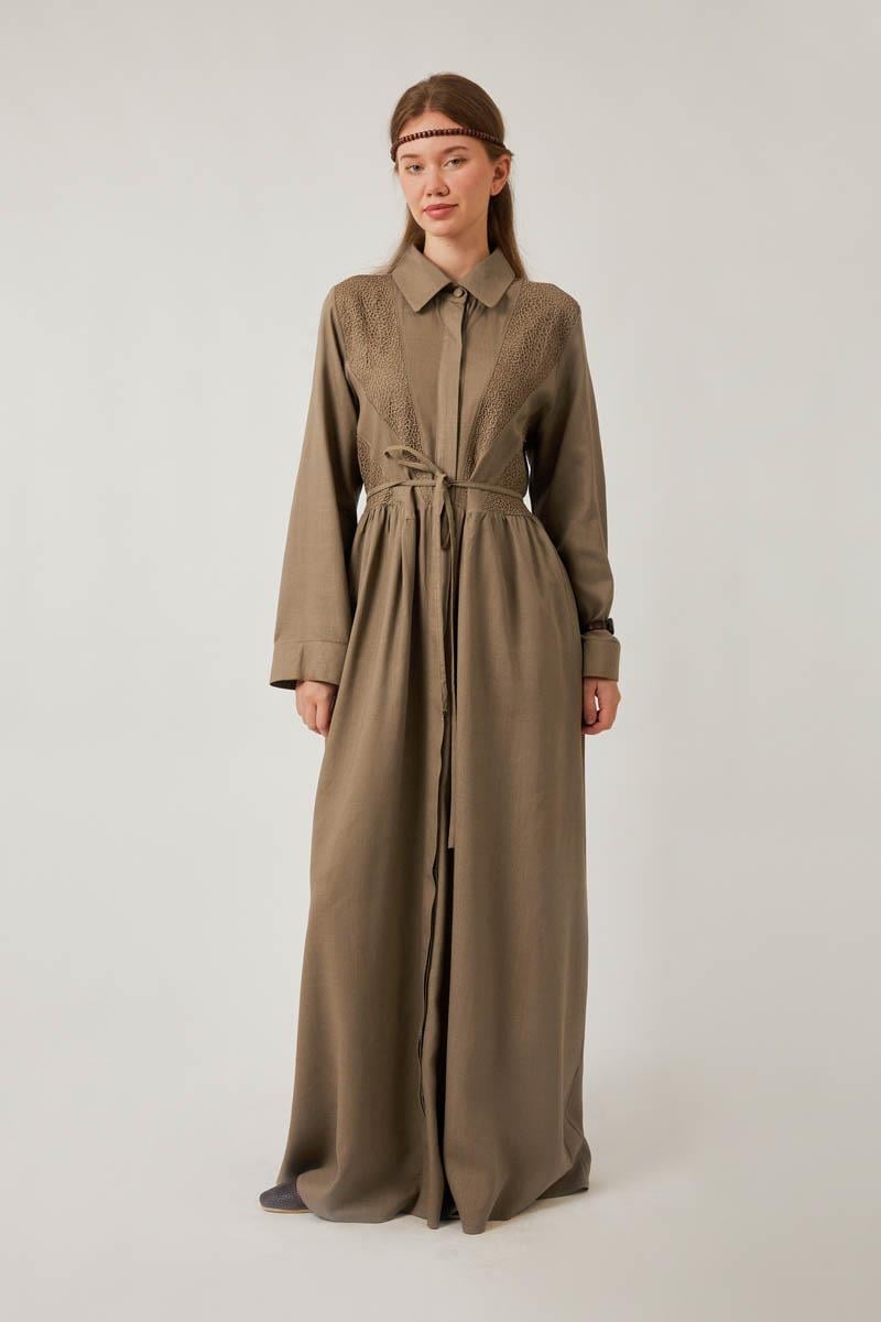 Gizli Düğmeli Dantelli Elbise Vizon