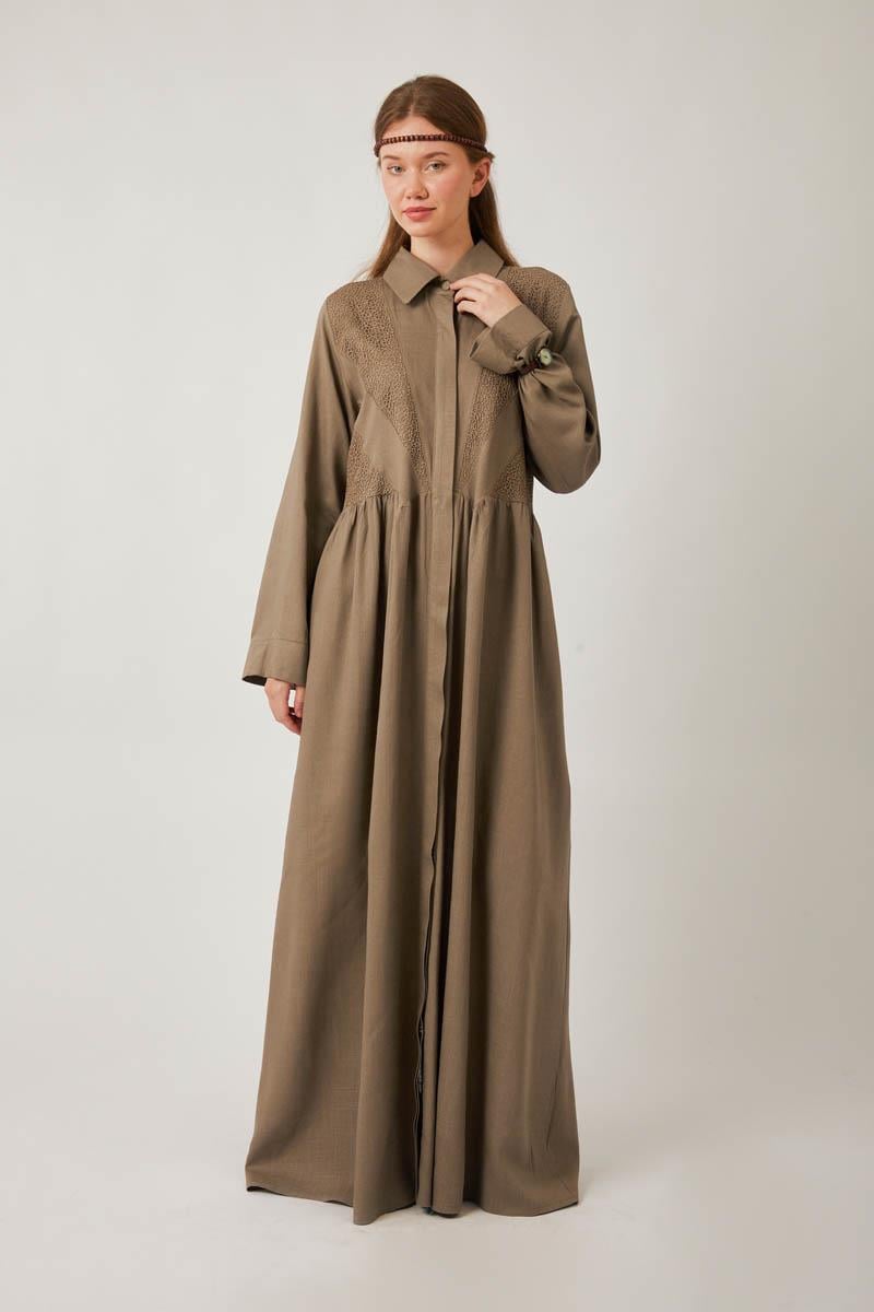 Gizli Düğmeli Dantelli Elbise Vizon