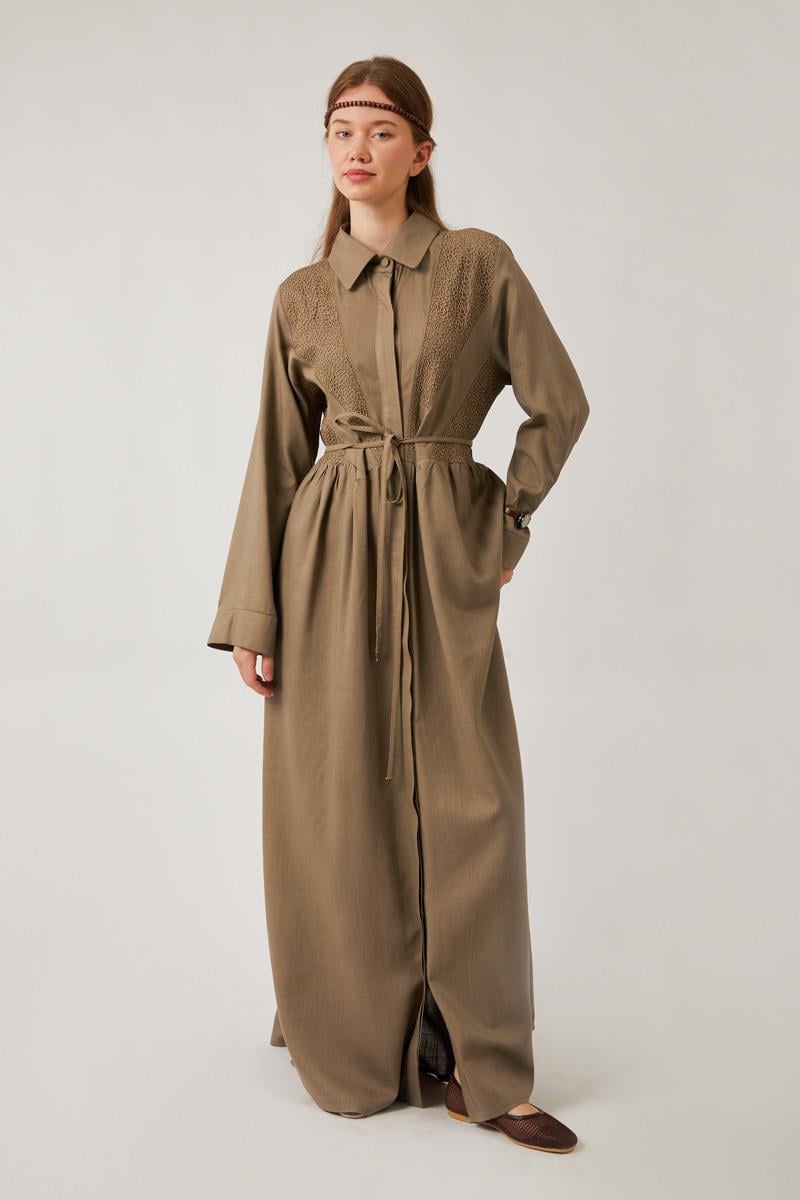 Gizli Düğmeli Dantelli Elbise Vizon