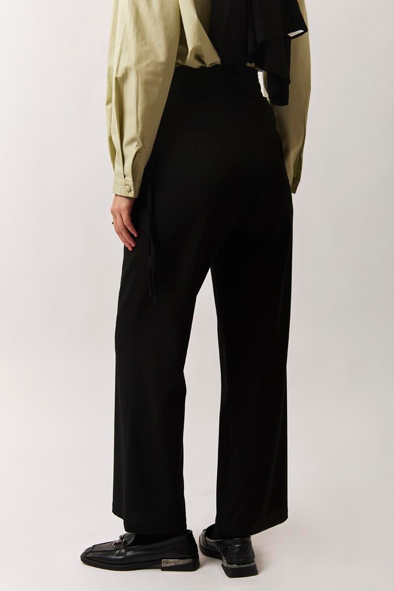 Kemeri Pile Detaylı Pantolon Siyah