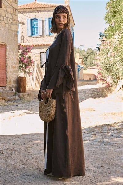 Kolları Volanlı Keten Abaya 