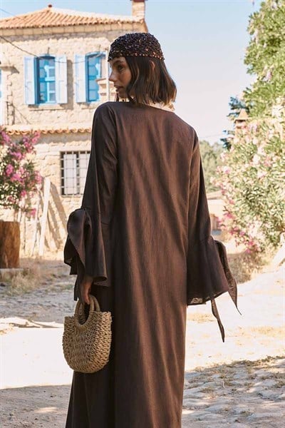 Kolları Volanlı Keten Abaya 