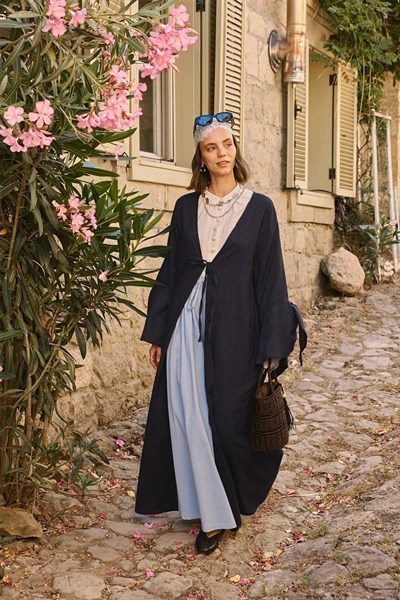 Kolları Volanlı Keten Abaya 