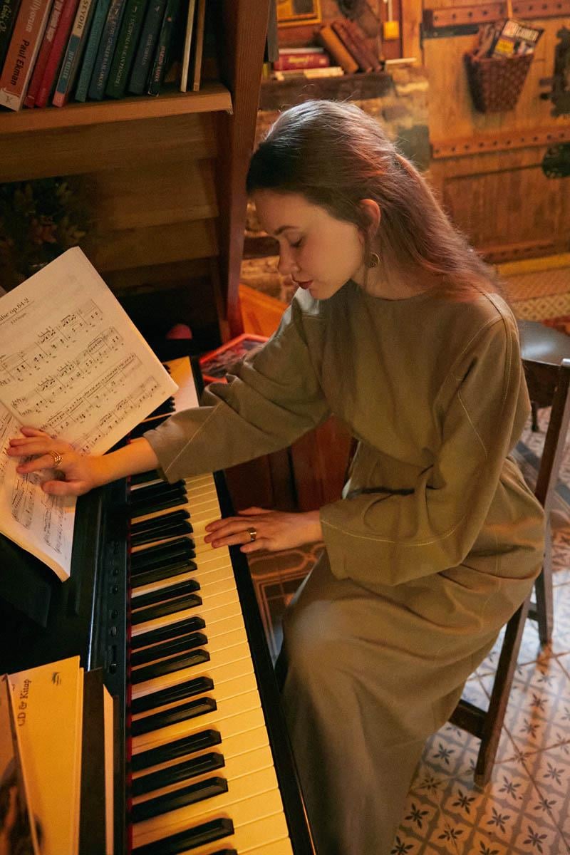 Kontrast Dikişli Keten Elbise Haki