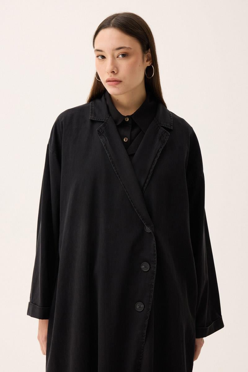 Kruvaze Düğmeli Denim Kap Siyah