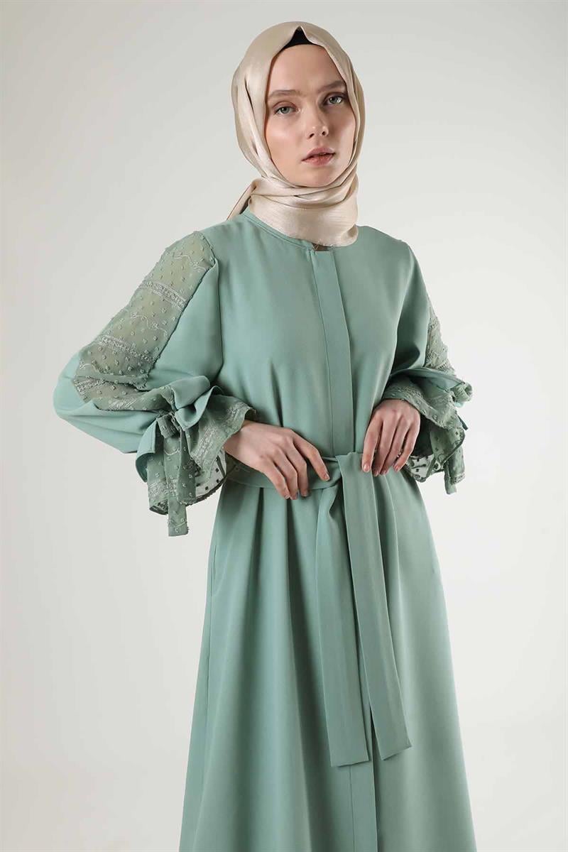 Manşeti Fiyonklu Garnili Ferace Mint