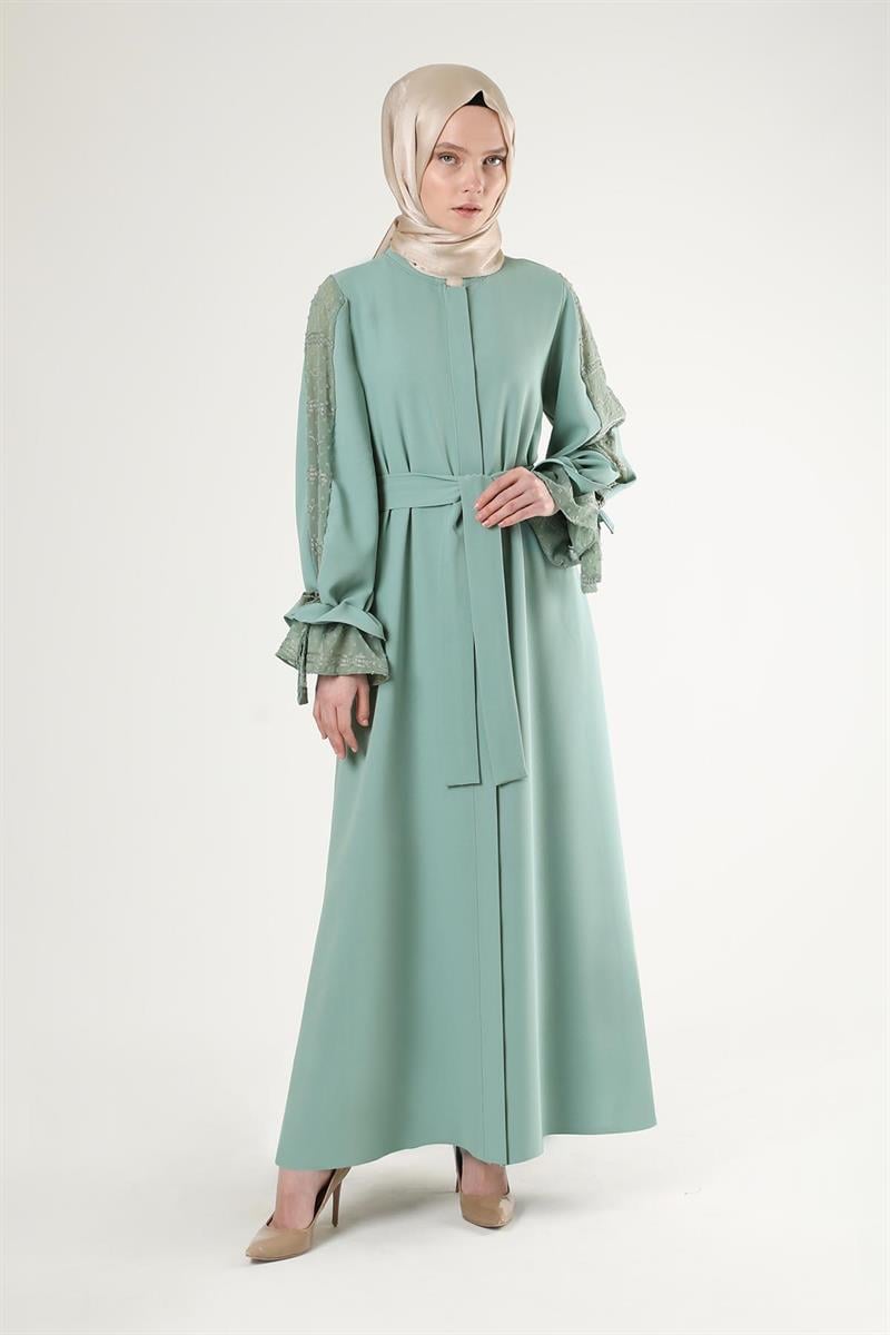 Manşeti Fiyonklu Garnili Ferace Mint