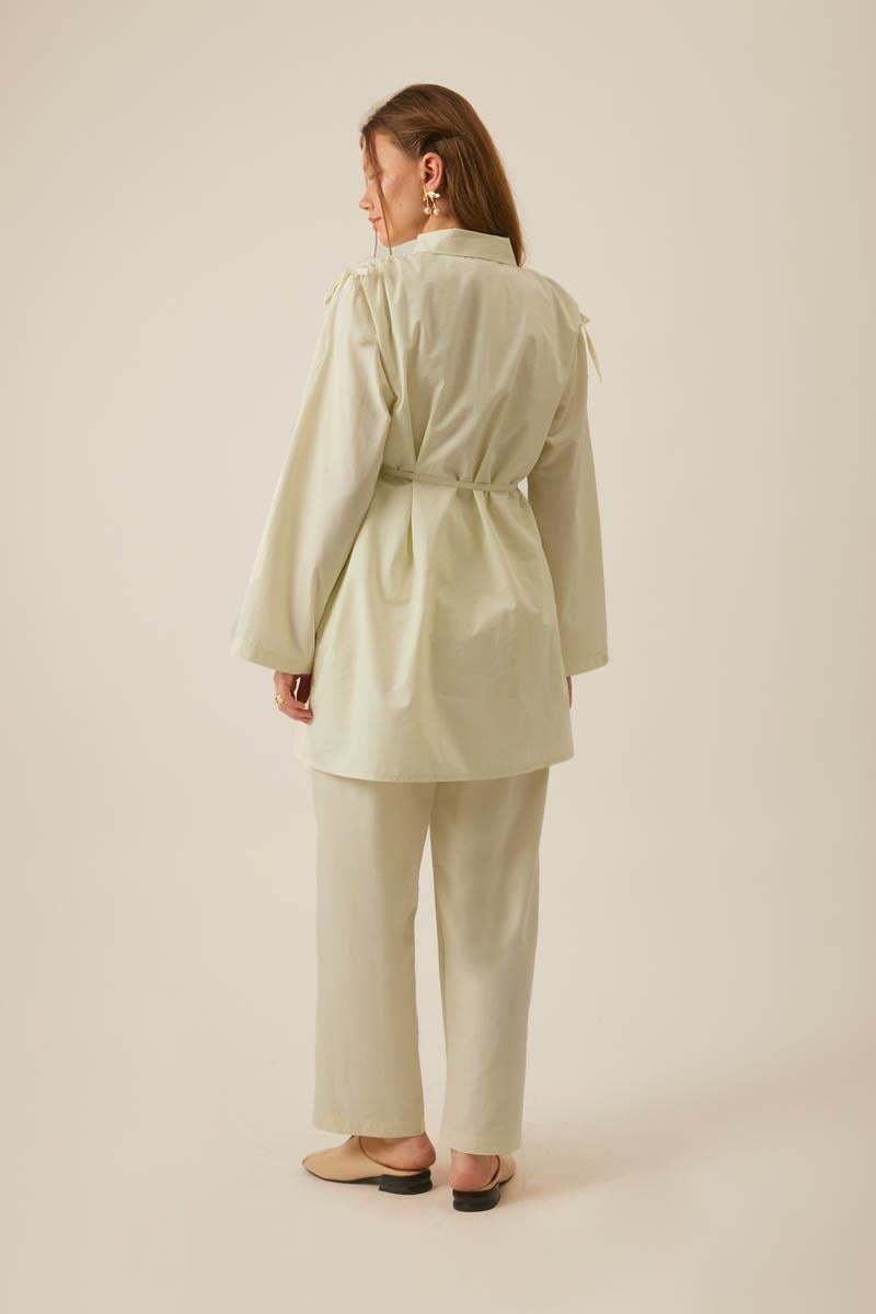 Omuzu Büzgü Detaylı Pantolon Takım Tereyağı Sarısı