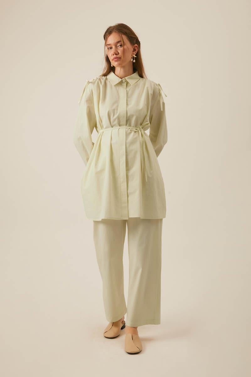 Omuzu Büzgü Detaylı Pantolon Takım Tereyağı Sarısı