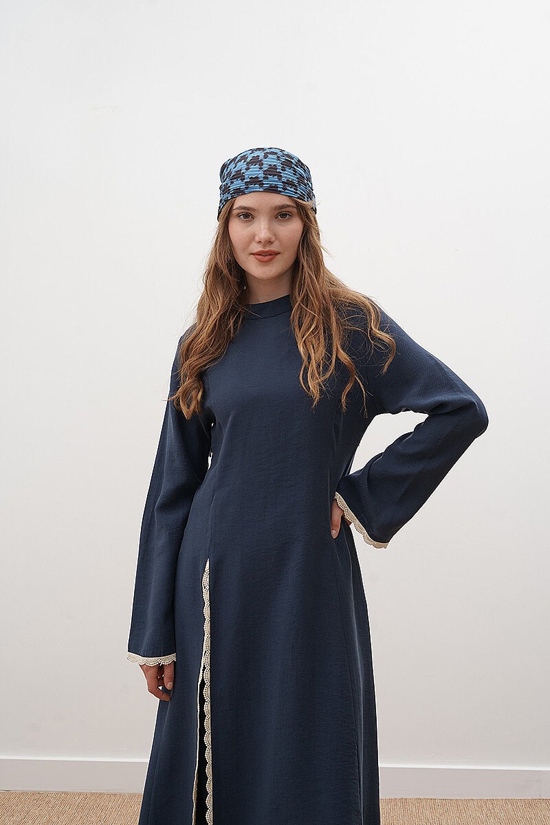 Pantolonlu Dantel Detaylı Elbise