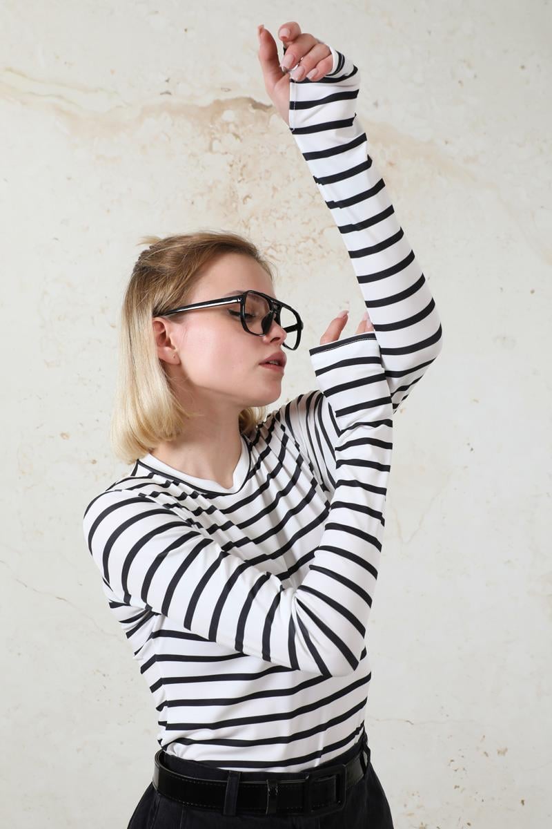 Parmaklı Çizgili Body Siyah