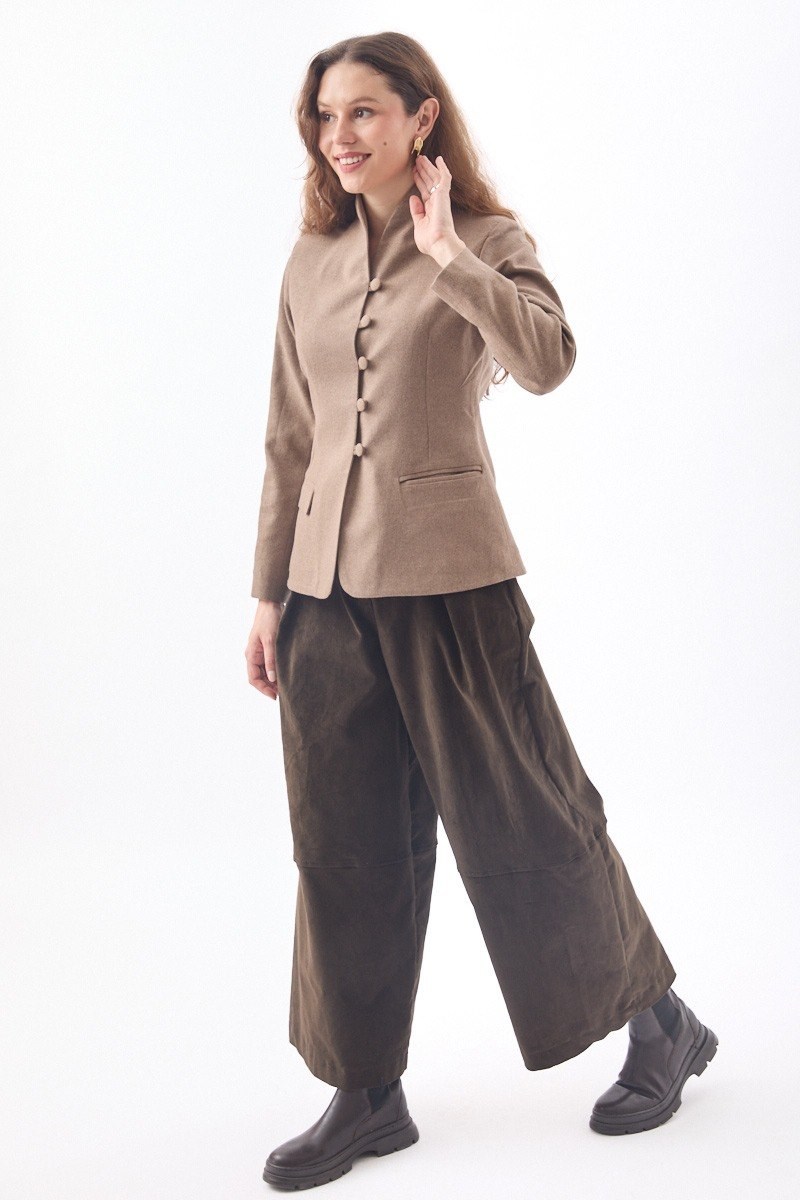 Slim Fit Yüksek Yaka Yönlü Ceket  Bej