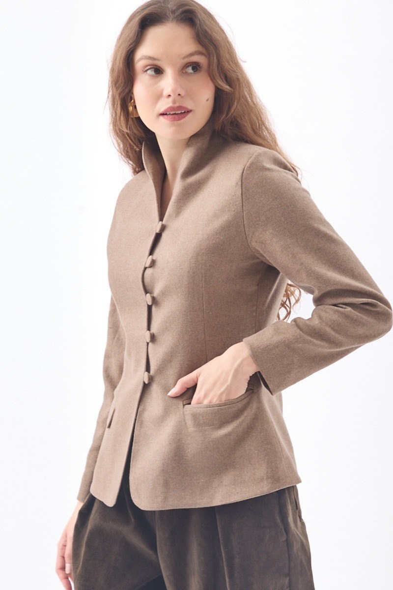 Slim Fit Yüksek Yaka Yönlü Ceket  Bej