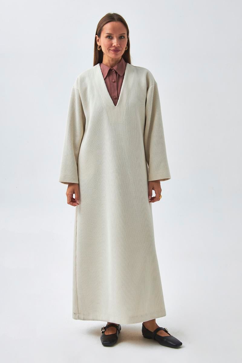 V Yaka Çizgi Dokulu Elbise Ekru