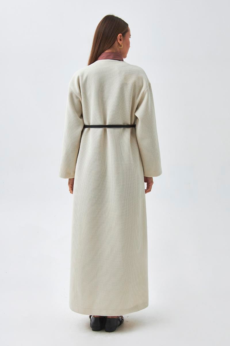 V Yaka Çizgi Dokulu Elbise Ekru