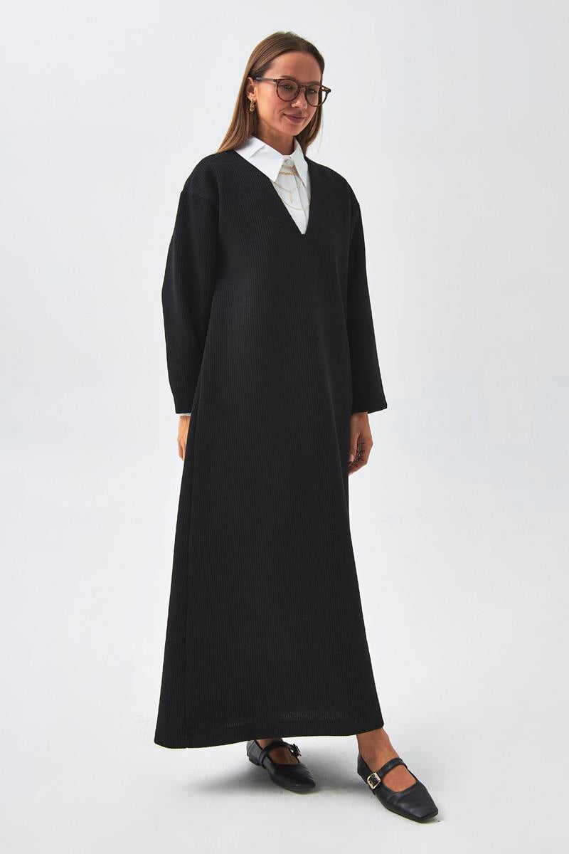 V Yaka Çizgi Dokulu Elbise Siyah