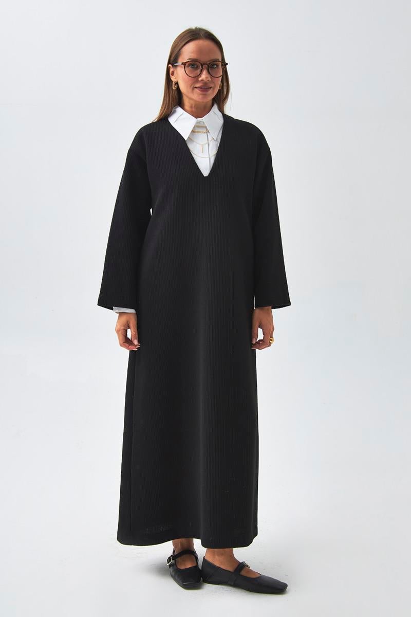 V Yaka Çizgi Dokulu Elbise Siyah