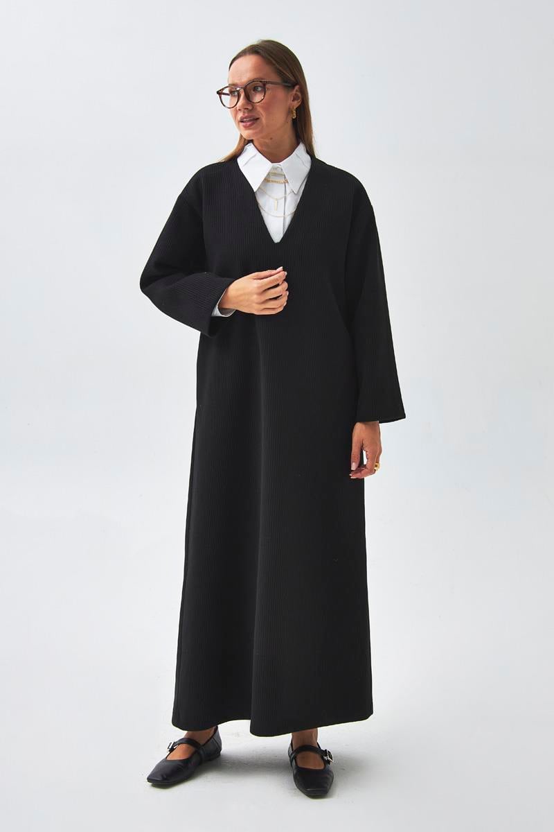 V Yaka Çizgi Dokulu Elbise Siyah