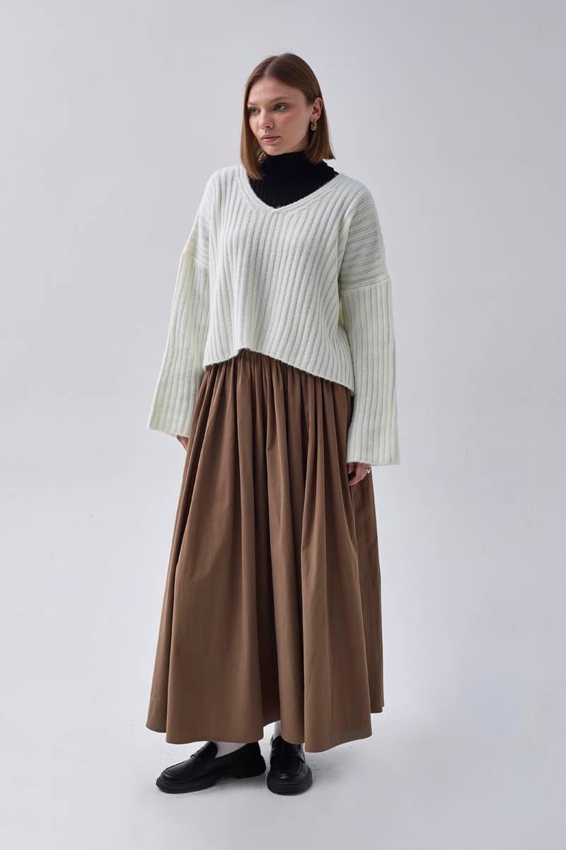 V Yaka Crop Kazak Ekru